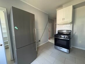 24 Wegman Pkwy in Jersey City, NJ - Foto de edificio - Building Photo