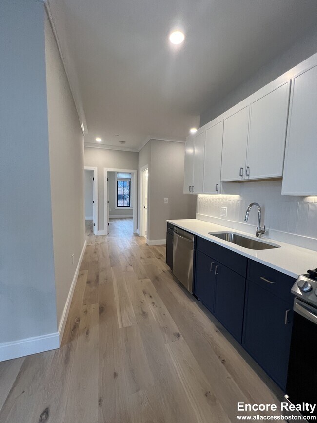 5 Adamson St in Boston, MA - Building Photo - Building Photo