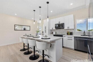 1364 Frank St in Honolulu, HI - Building Photo - Building Photo