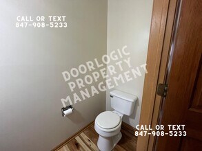 2936 Deerpath Ln in Carpentersville, IL - Building Photo - Building Photo