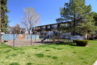 Whispering Pines Condominiums in Aurora, CO - Building Photo - Building Photo