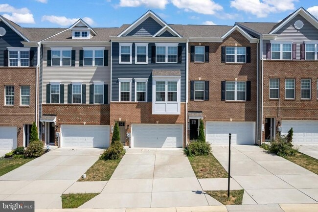 property at 5121 Constitution St
