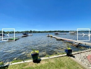 33490 N Lake Shore Dr, Unit Studio apartment in Grayslake, IL - Building Photo - Building Photo