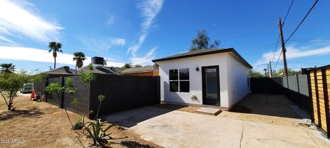 1420 E Almeria Rd in Phoenix, AZ - Building Photo - Building Photo