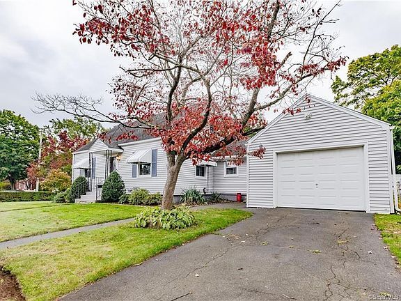 4 Windsor Rd in Hamden, CT - Foto de edificio - Building Photo