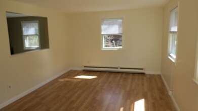 6 Hager Park Rd in Westminster, MA - Building Photo - Building Photo