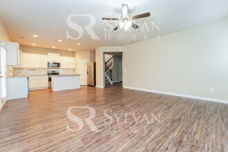 6035 Raventree Ct in College Park, GA - Building Photo - Building Photo