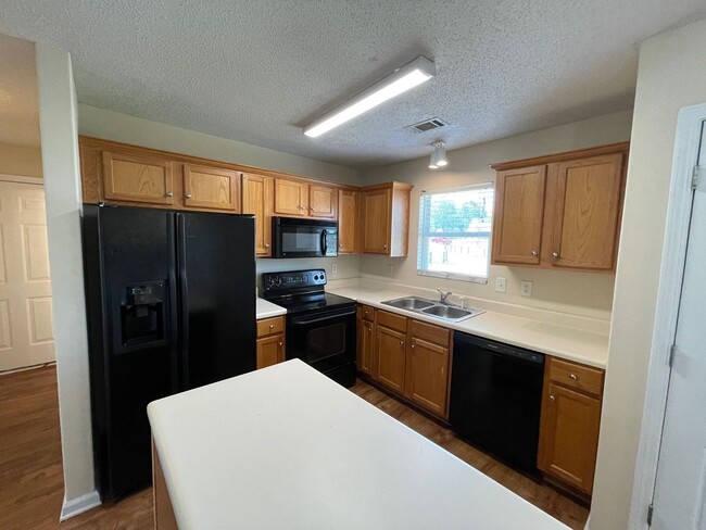 101 Bridgewater Cir in Athens, GA - Building Photo - Building Photo