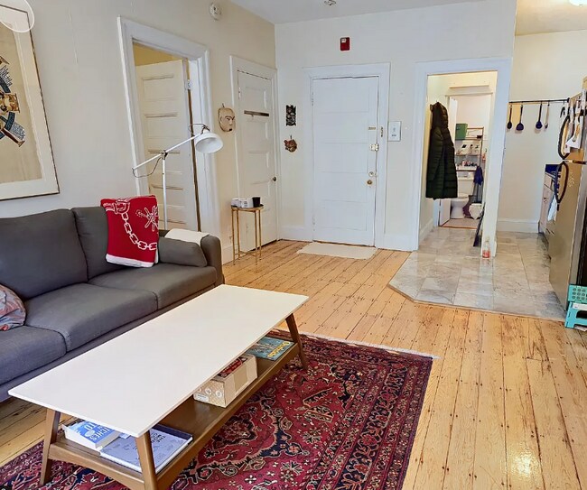 1067 Beacon St, Unit 7 in Brookline, MA - Building Photo - Building Photo