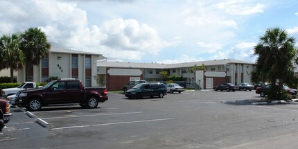 San Marco Apartments in Pompano Beach, FL - Building Photo - Building Photo