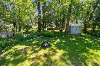 15 Geneva Ln in Fontana, WI - Building Photo - Building Photo