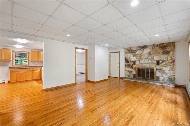 272 Brewster Hill Rd in Brewster, NY - Building Photo - Building Photo