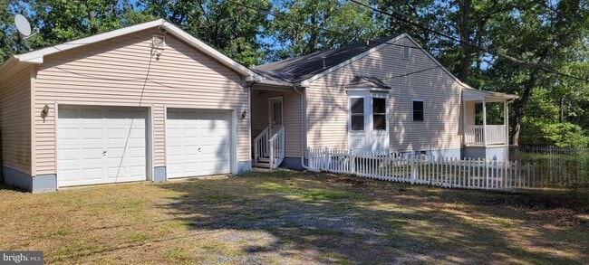 property at 2401 N Lakeshore Dr