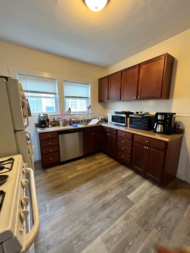 303 Alewife Brook Pky, Unit 2 in Somerville, MA - Building Photo - Building Photo