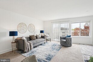 1005 Chillum Rd in Hyattsville, MD - Building Photo