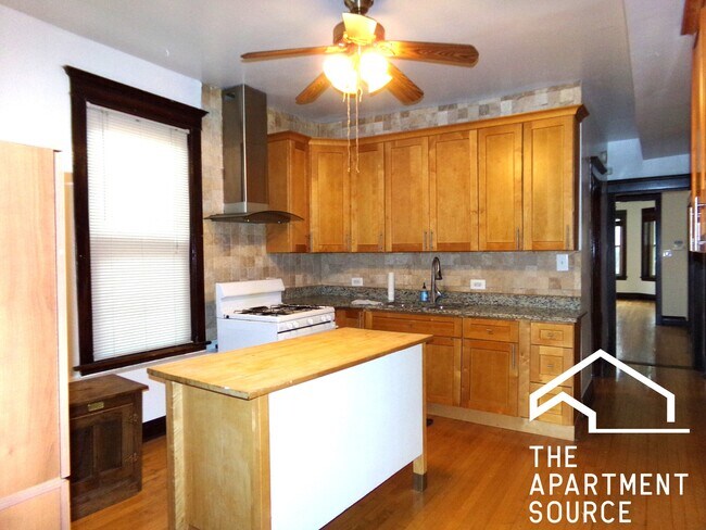 1458 W Catalpa Ave in Chicago, IL - Building Photo - Building Photo