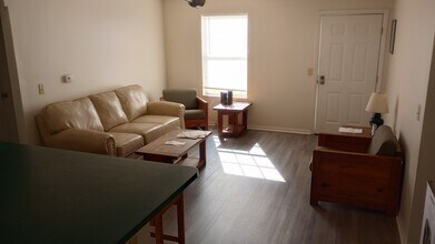 15 S Shafer St, Unit UC unit #402 in Athens, OH - Building Photo - Building Photo