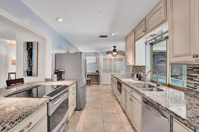 4112 NE 21st Ave in Fort Lauderdale, FL - Building Photo - Building Photo