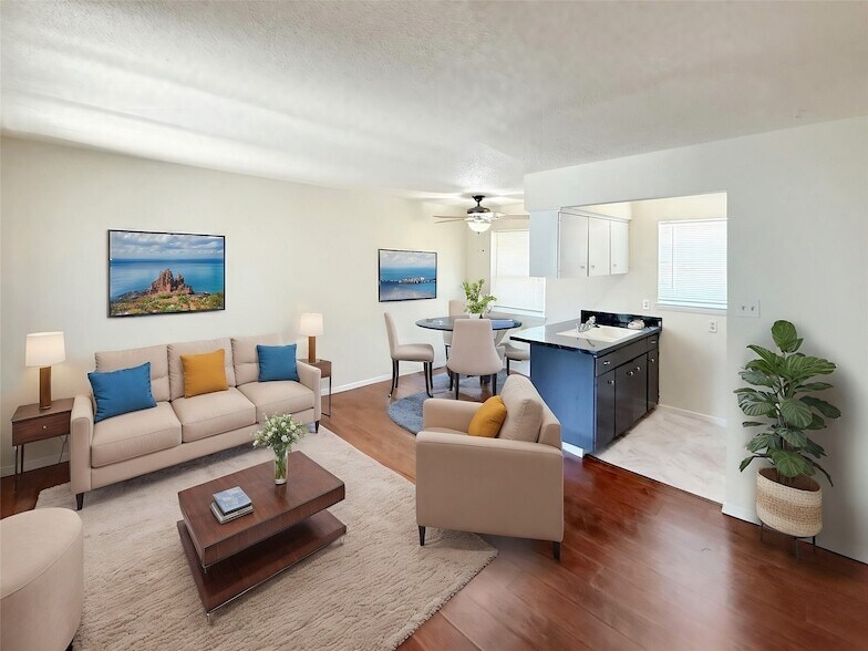 4811 Live Oak St, Unit 203 in Dallas, TX - Building Photo