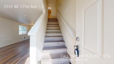 2555 NE 57th Ave in Portland, OR - Building Photo - Building Photo