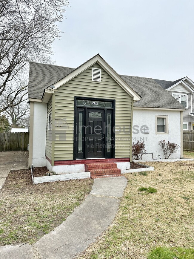 property at 3428 Thomas St