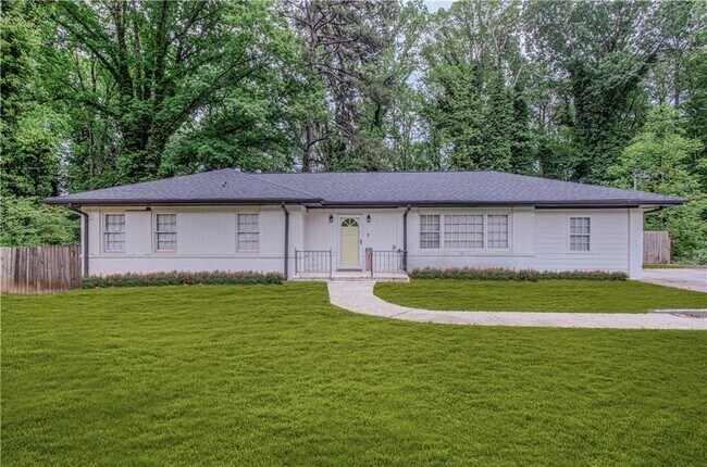 2174 Beecher Rd SW in Atlanta, GA - Building Photo - Building Photo