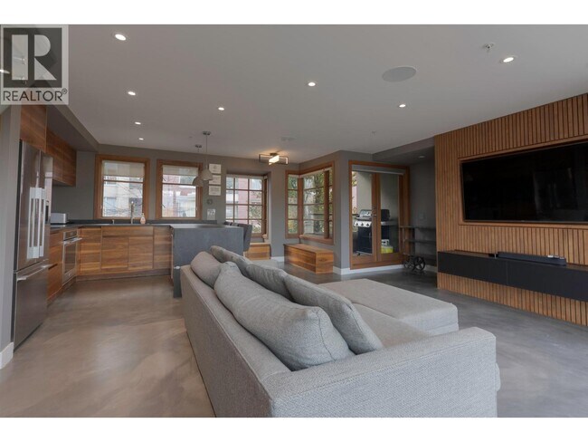 139 Alexander St in Vancouver, BC - Building Photo - Building Photo