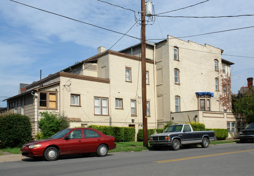 Ulman Manor in Williamsport, PA - Foto de edificio