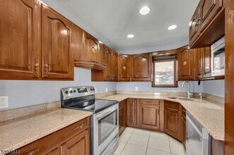 4 Rosewood Ln in Boonton, NJ - Building Photo - Building Photo