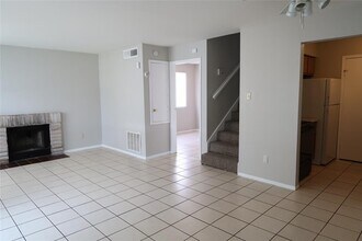 12611 Ashford Meadow Dr-Unit -A in Houston, TX - Building Photo - Building Photo
