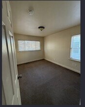 11260 Jackson Ave in Warren, MI - Foto de edificio - Building Photo