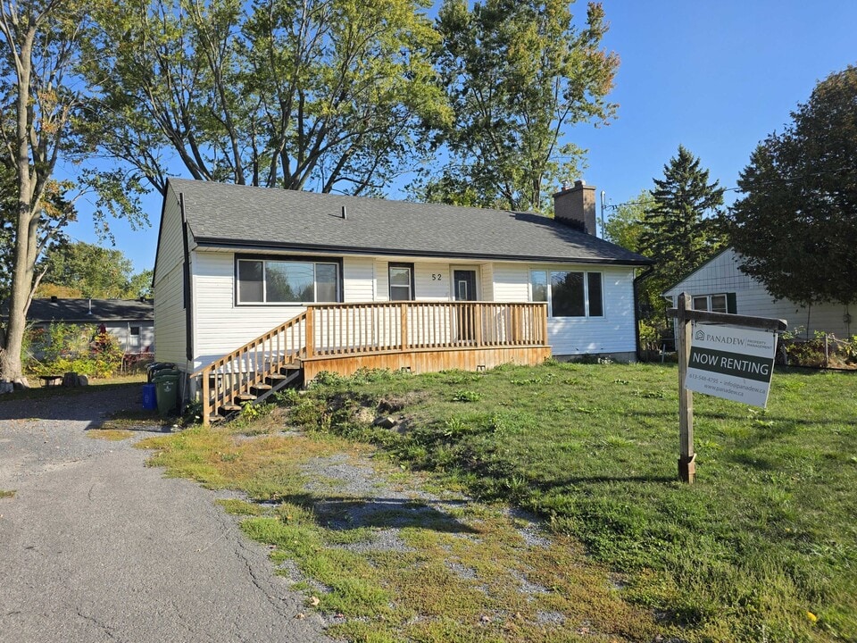 52 Olive Crescent in Kingston, ON - Building Photo