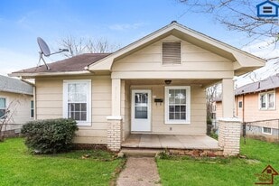 912 W Scott Ave in Knoxville, TN - Building Photo