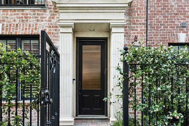 property at 1521 Oakdale St