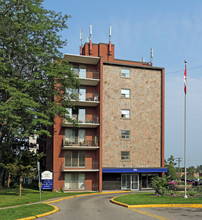 Granite Towers in Hamilton, ON - Building Photo - Building Photo