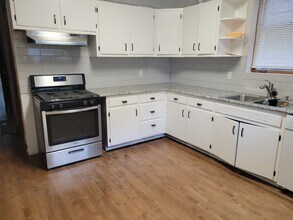 3752 W Dickens Ave, Unit 1st floor unit in Chicago, IL - Building Photo - Building Photo