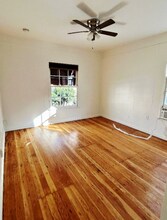 1781 N Orchid Ave, Unit 201 in Los Angeles, CA - Building Photo - Building Photo