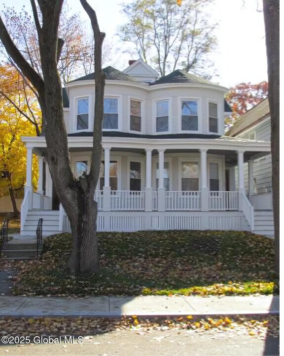1194 Parkwood Blvd in Schenectady, NY - Building Photo