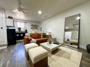 7547 Garden Grove Ave in Los Angeles, CA - Building Photo - Building Photo