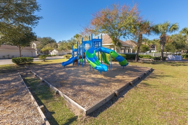 Creekside Park in Jacksonville, FL - Building Photo - Building Photo