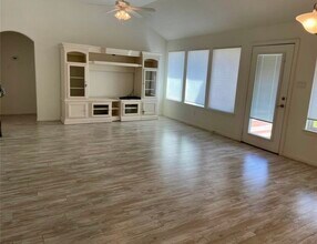 9311 E Lakeside Dr in Magnolia, TX - Building Photo - Building Photo