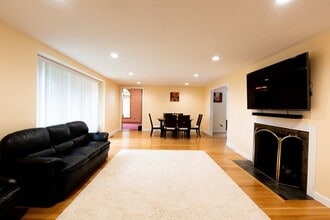 5 Fairview Rd in Canton, MA - Building Photo - Building Photo