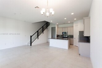 11340 SW 16th St in Pembroke Pines, FL - Building Photo - Building Photo