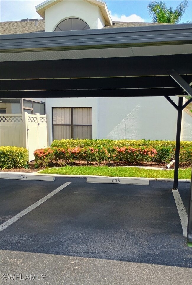 13247 Whitehaven Ln in Ft. Myers, FL - Building Photo - Building Photo