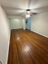 26-02 High St, Unit F in Fair Lawn, NJ - Foto de edificio - Building Photo