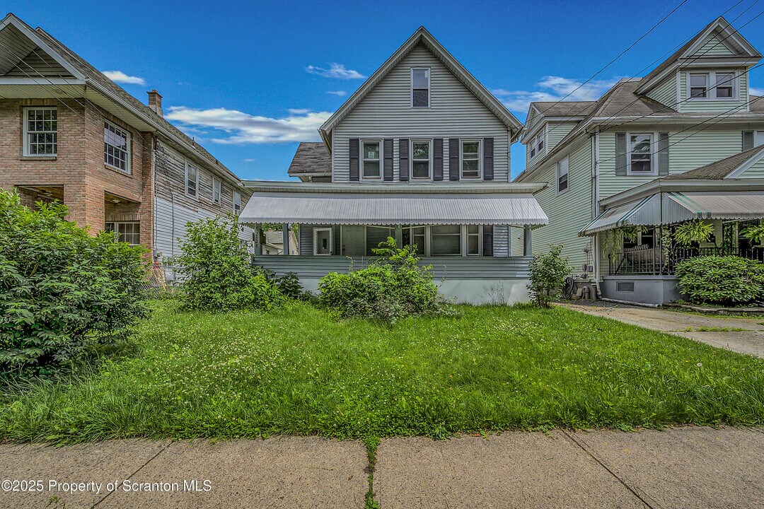 2528 Boulevard Ave in Scranton, PA - Building Photo