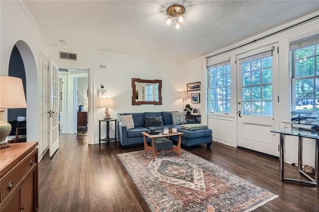 2230 Peachtree Rd NW in Atlanta, GA - Building Photo - Building Photo