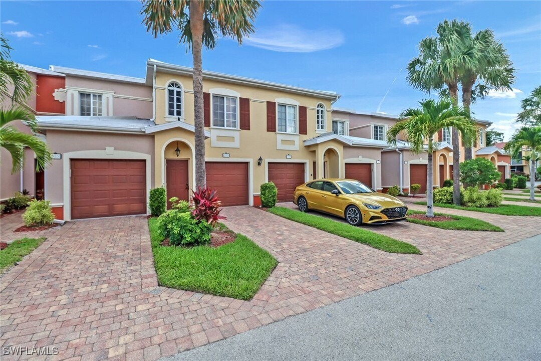 20261 Estero Gardens Cir in Estero, FL - Building Photo