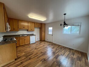 2167 Mountain View Dr in Los Osos, CA - Foto de edificio - Building Photo