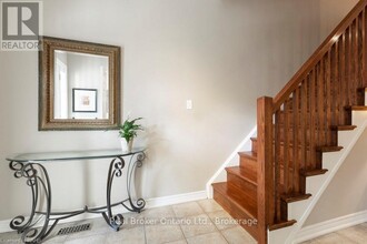 362-362 Plains Rd E in Burlington, ON - Building Photo - Building Photo
